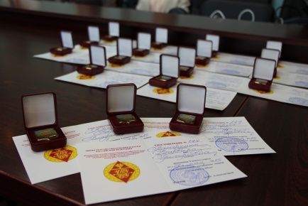 Стали известны победители конкурса на нагрудный знак "Отличник учебы-2016"